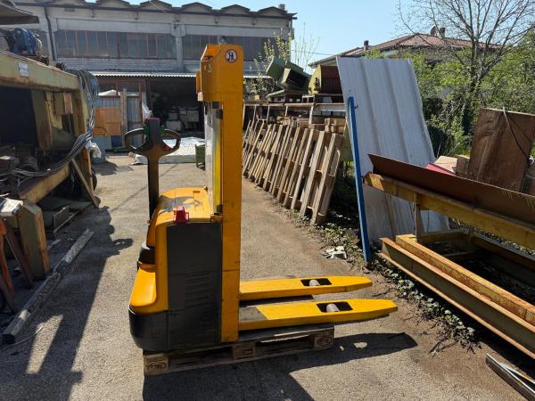 TILLER LIFT WITHOUT PLATFORM - JUNGHEINRICH Ejc110