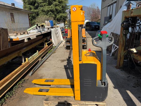 Tiller lift without platform- Jungheinrch Ejc110